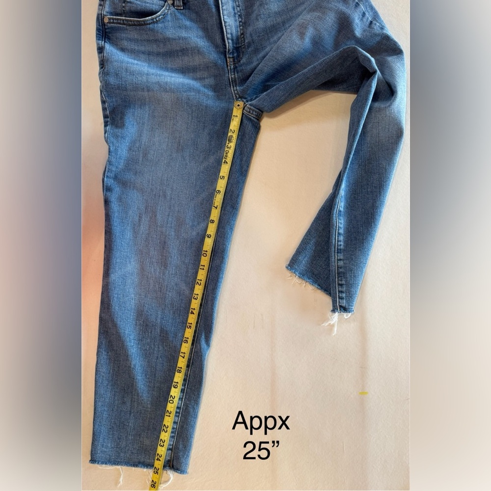 TALBOTS Straight Leg Crop Jeans Raw Hem Lenox Wash (6) - Picture 11 of 17